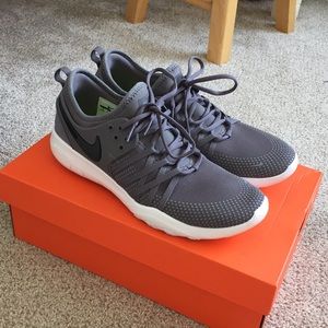 Brand new women’s nike free rn